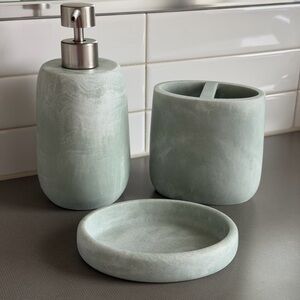 Soft Green Spa Bathroom Set - Soap Dish , Soap Dispenser & Toothbrush Holder